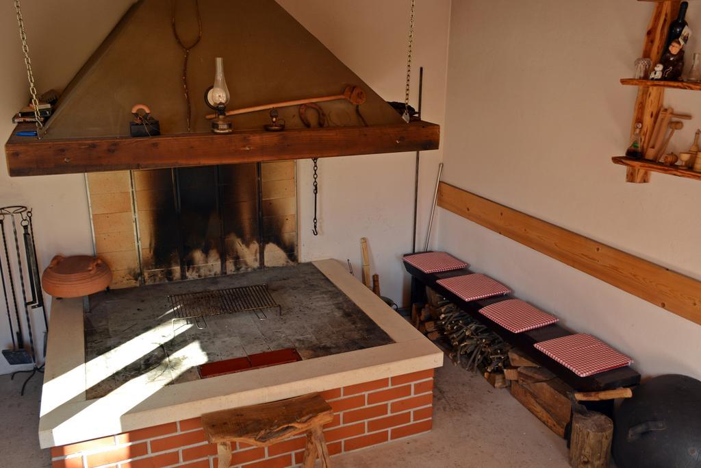 Kvasina Apartments Zadvarje Екстериор снимка