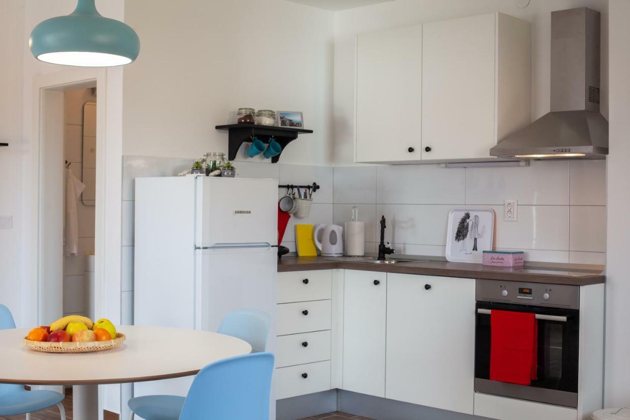 Kvasina Apartments Zadvarje Екстериор снимка