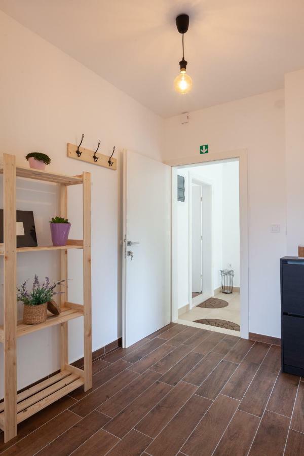 Kvasina Apartments Zadvarje Екстериор снимка