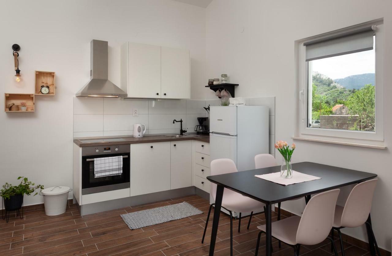 Kvasina Apartments Zadvarje Екстериор снимка