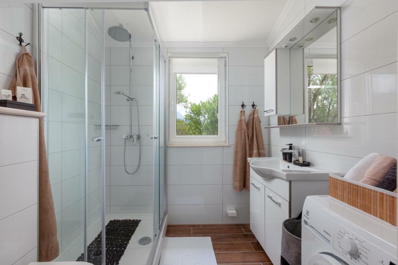Kvasina Apartments Zadvarje Екстериор снимка
