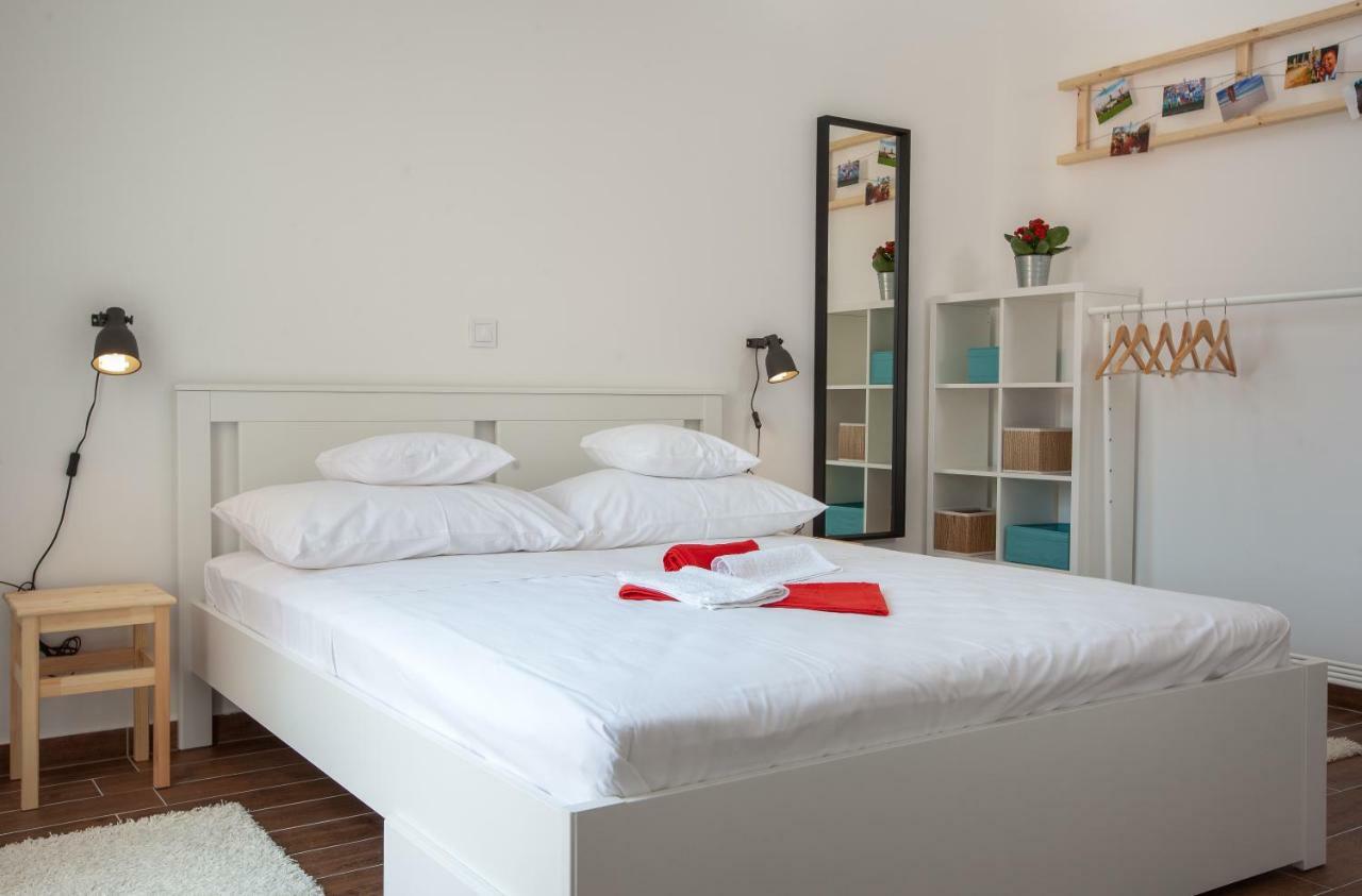 Kvasina Apartments Zadvarje Екстериор снимка