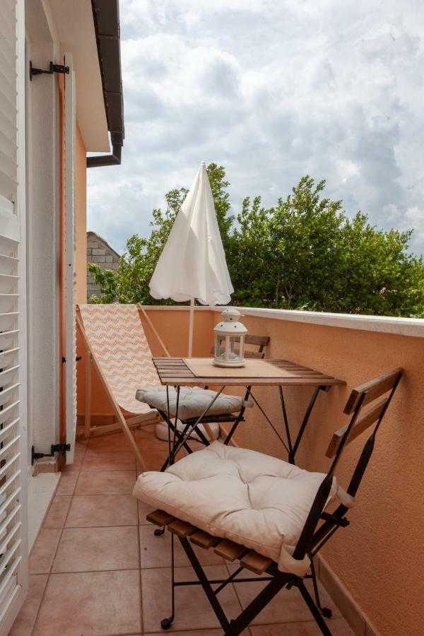 Kvasina Apartments Zadvarje Екстериор снимка