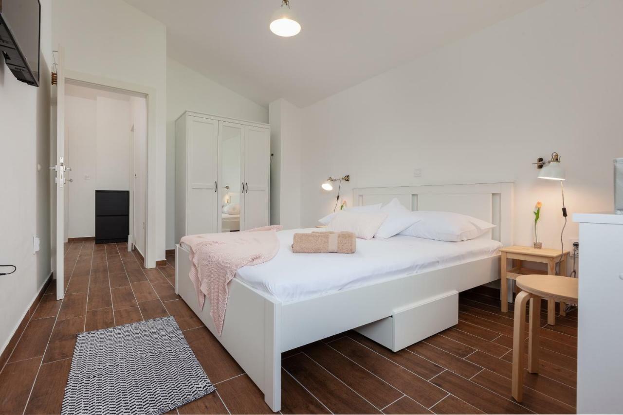 Kvasina Apartments Zadvarje Екстериор снимка